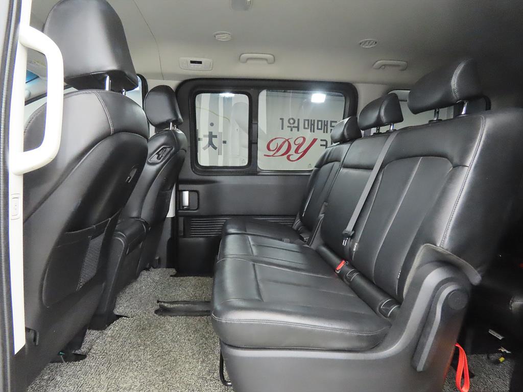 HYUNDAI Staria - Vista 6