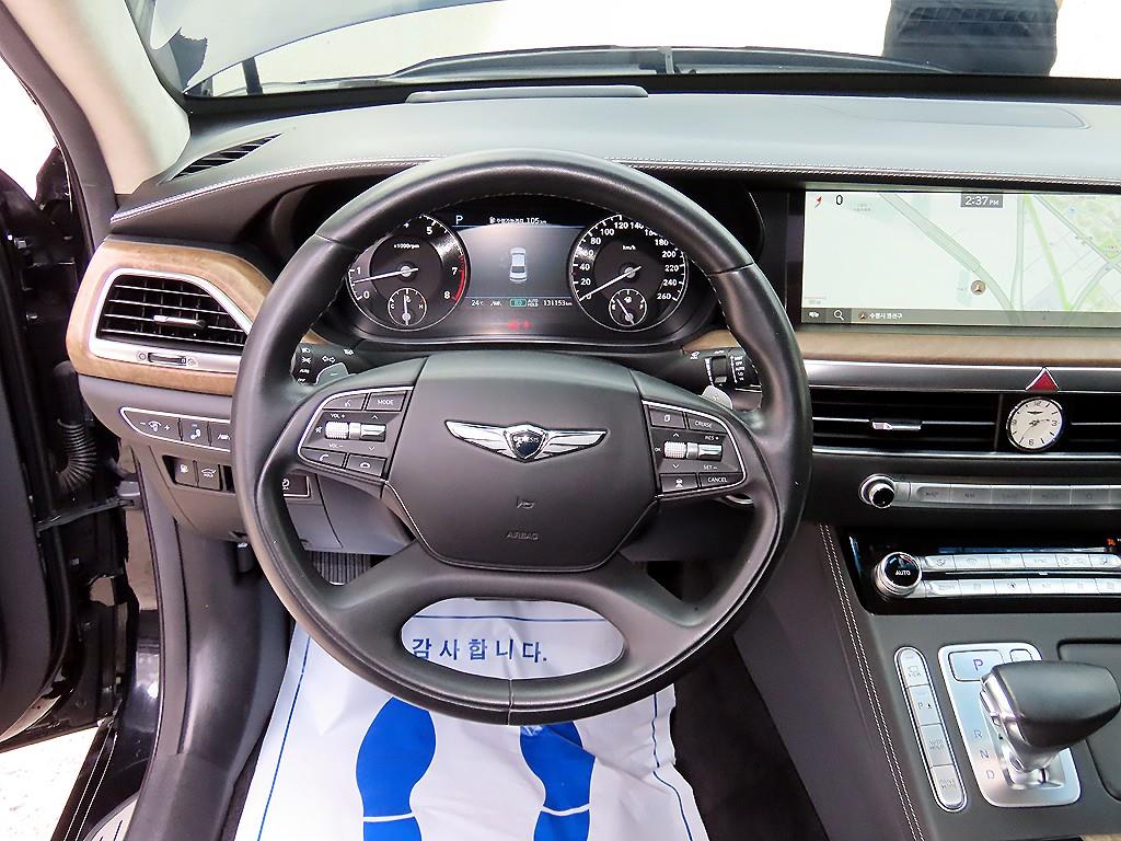 Genesis G90 - Vista 8