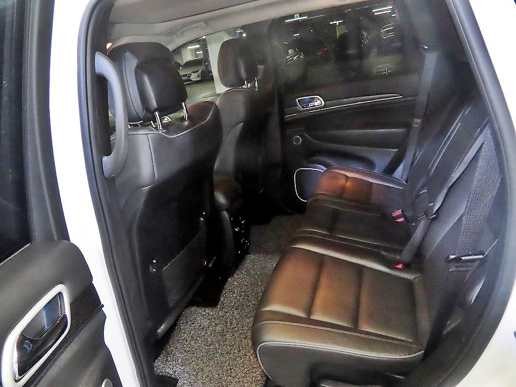Jeep Cherokee - Vista 11