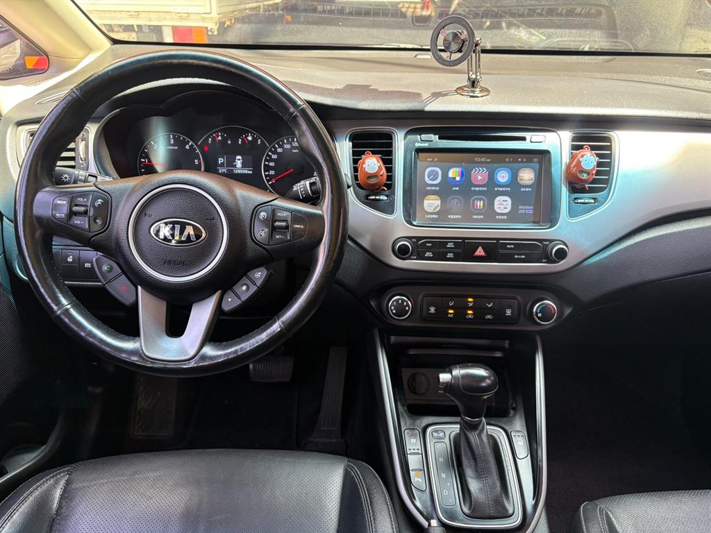KIA Carens - Vista 5