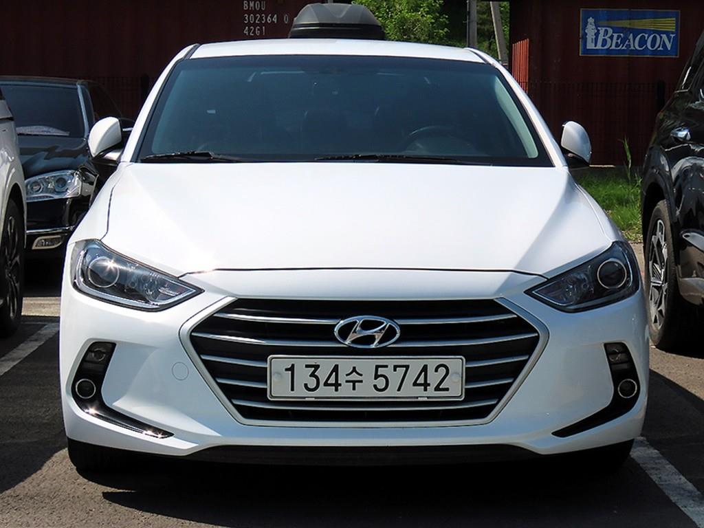 HYUNDAI Avante 2018 Blanco - Importación desde Corea - HF Imports Iquique - Foto 1