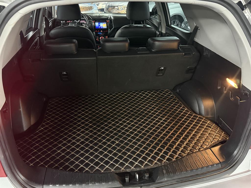 Ssangyong Tivoli 2019 Plateado - Importación desde Corea - HF Imports Iquique - Foto 17