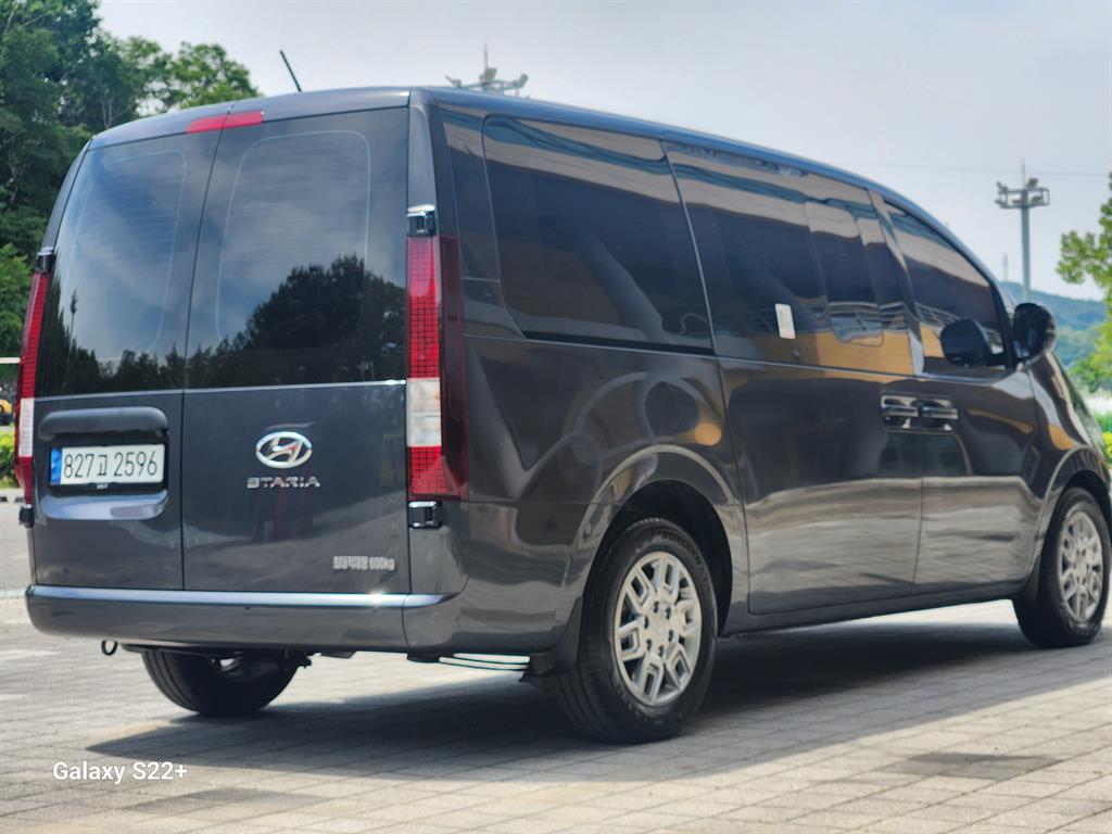 HYUNDAI Staria - Vista 2
