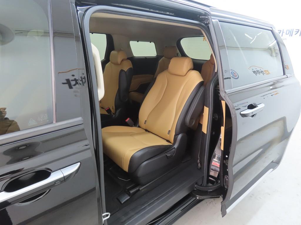 KIA Carnival - Vista 6