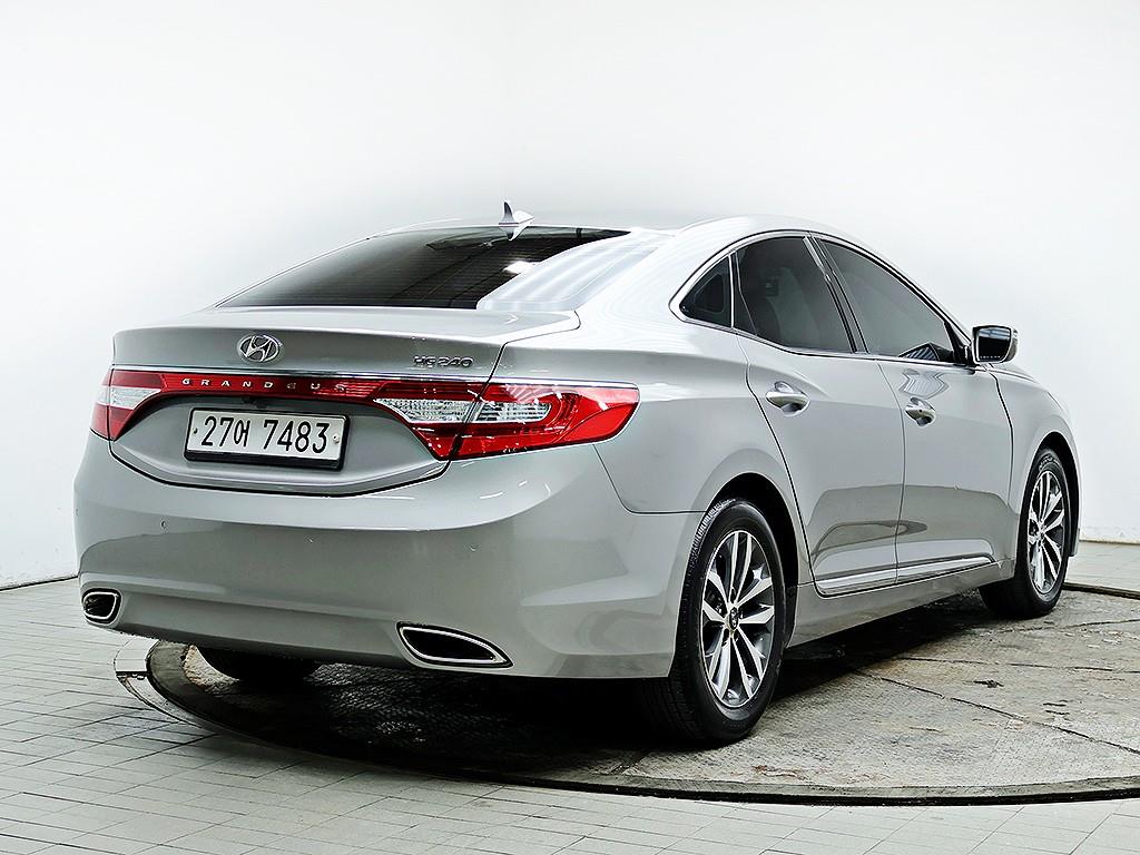 HYUNDAI Grandeur - Vista 7