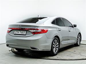 HYUNDAI Grandeur - Vista 8