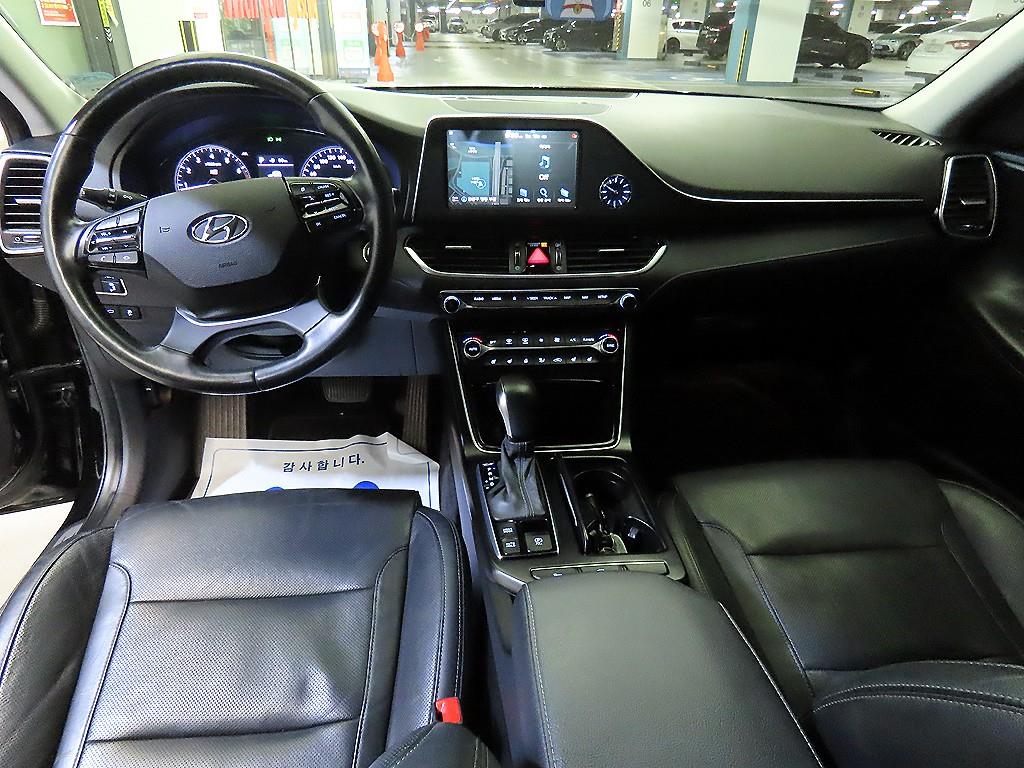 HYUNDAI Grandeur - Vista 10