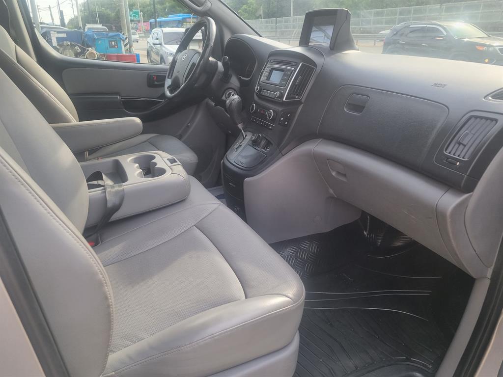 HYUNDAI Starex 2016 Plateado - Importación desde Corea - HF Imports Iquique - Foto 16