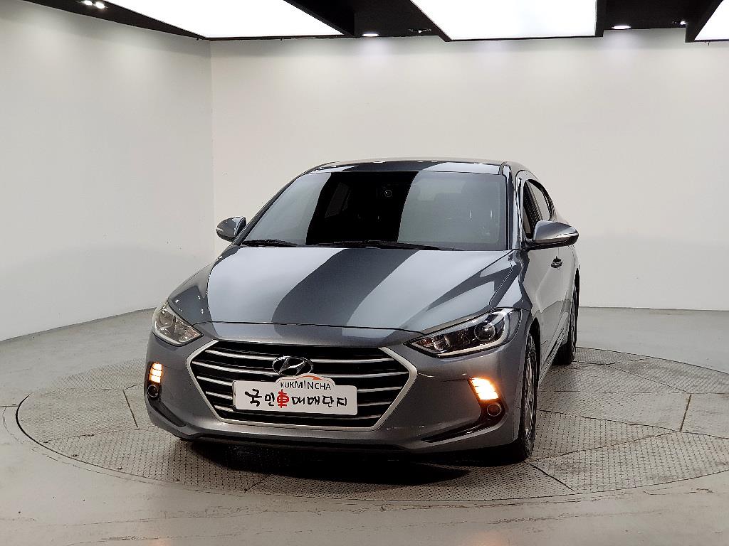 HYUNDAI Avante - Vista 2