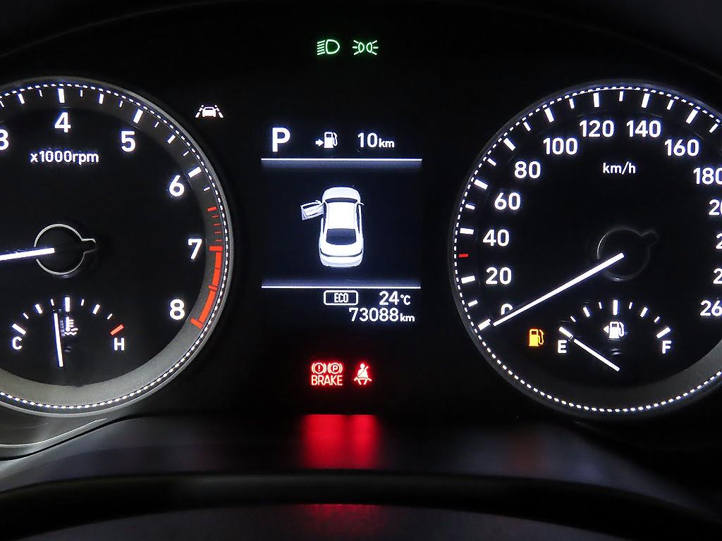 HYUNDAI Grandeur - Vista 9