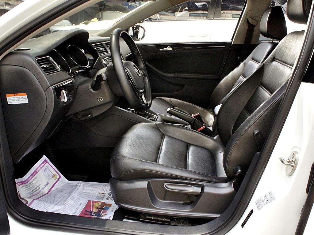Volkswagen Jetta - Vista 9