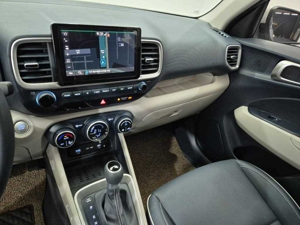 HYUNDAI Venue - Vista 10