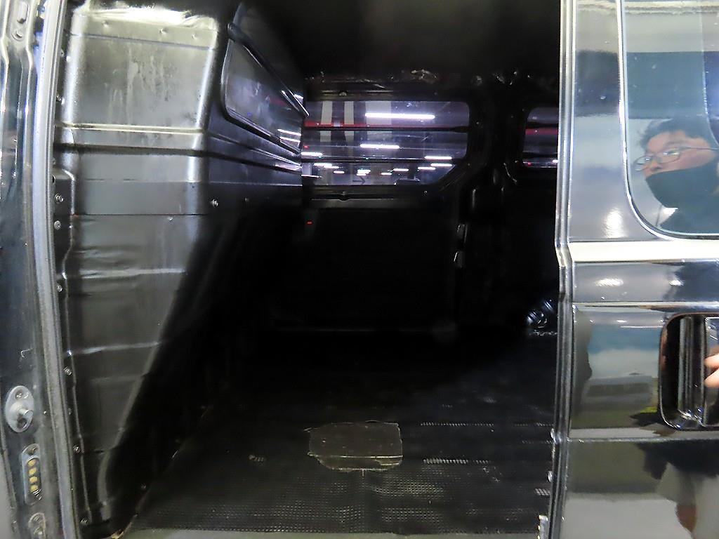 HYUNDAI Starex - Vista 7