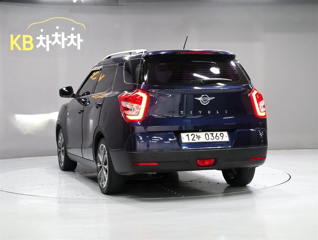 Ssangyong Tivoli - Vista 4
