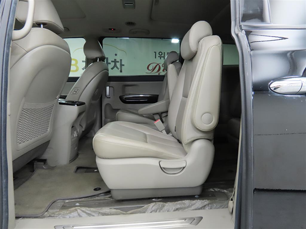 KIA Carnival - Vista 6