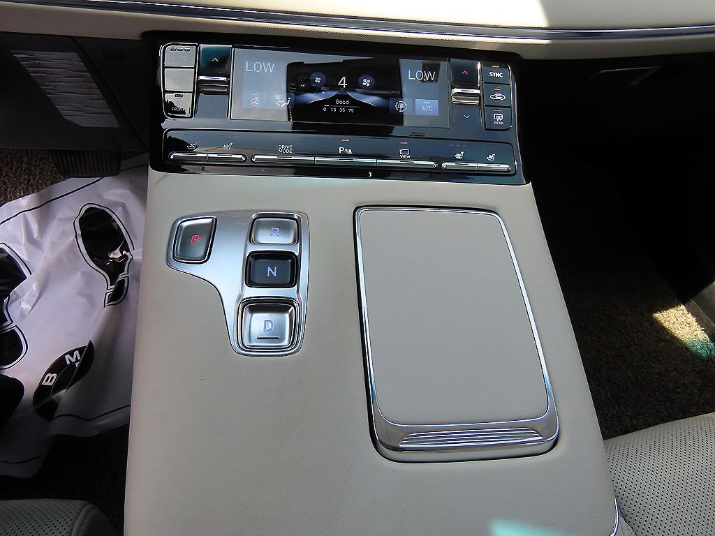 HYUNDAI Grandeur - Vista 10