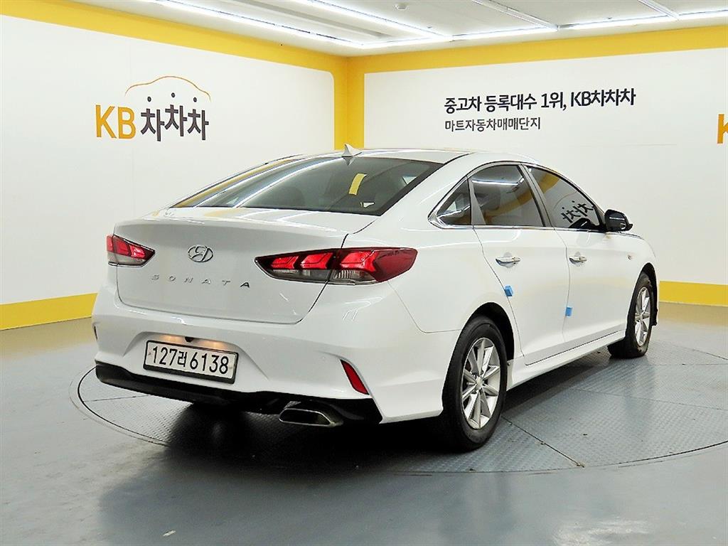 HYUNDAI Sonata - Vista 4