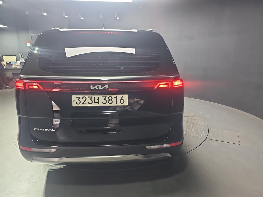 KIA Carnival - Vista 2