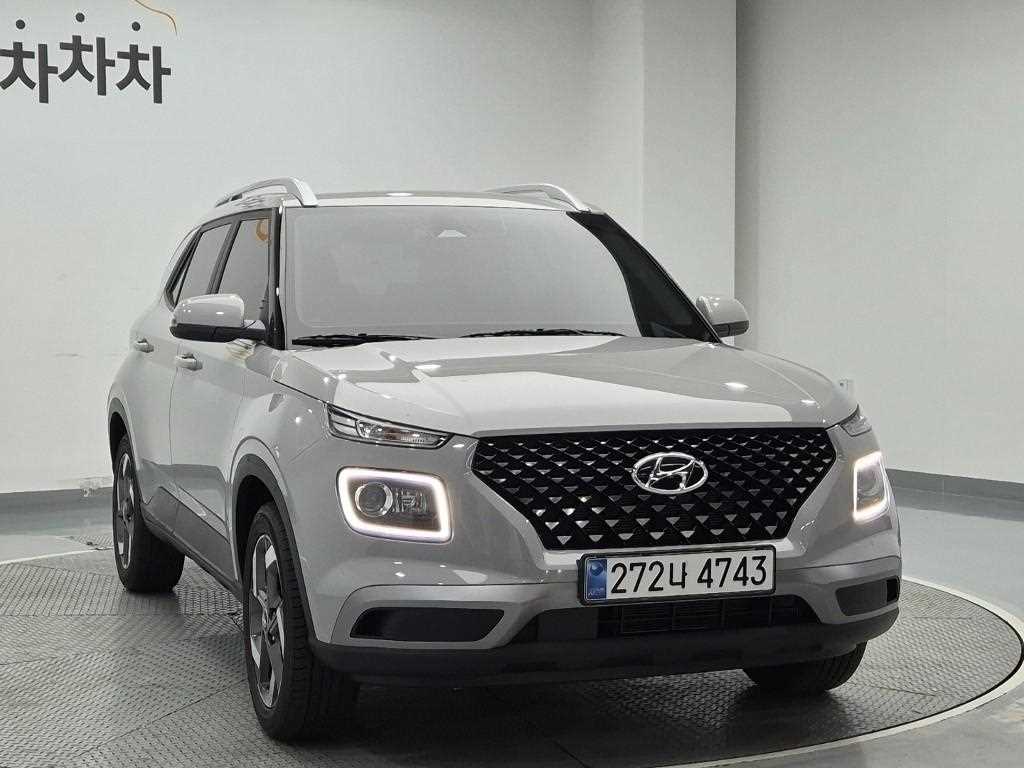 HYUNDAI Venue - Vista 4