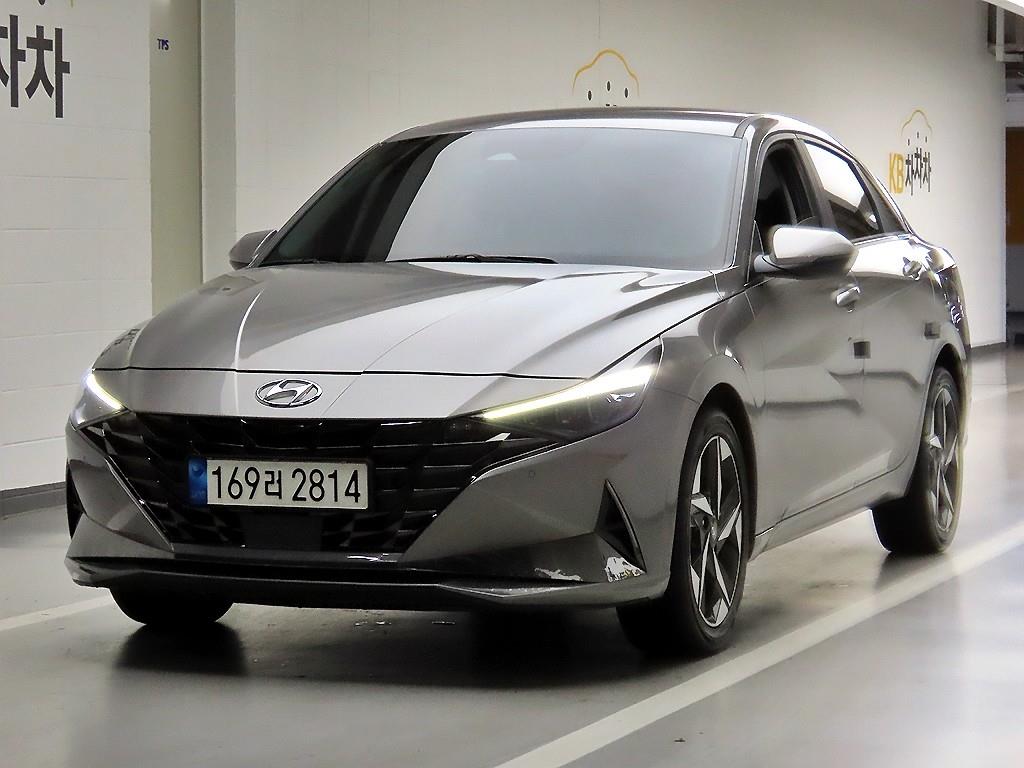 HYUNDAI Avante - Vista 2