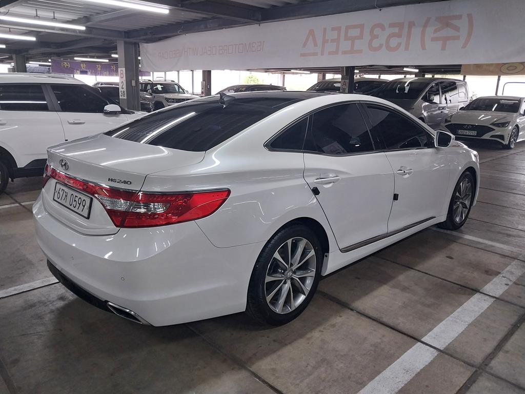 HYUNDAI Grandeur - Vista 4
