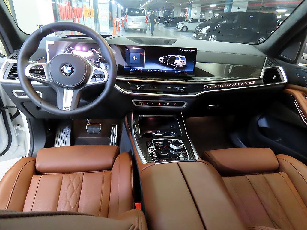BMW X7 - Vista 10
