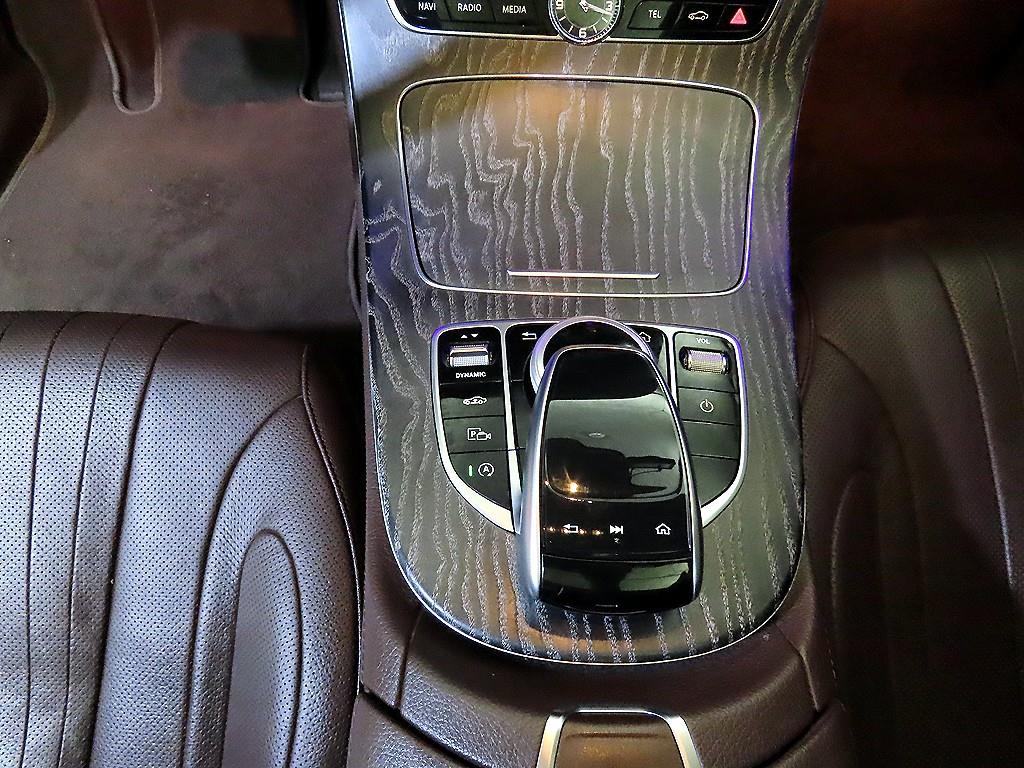 Mercedes Benz CLS Class - Vista 12
