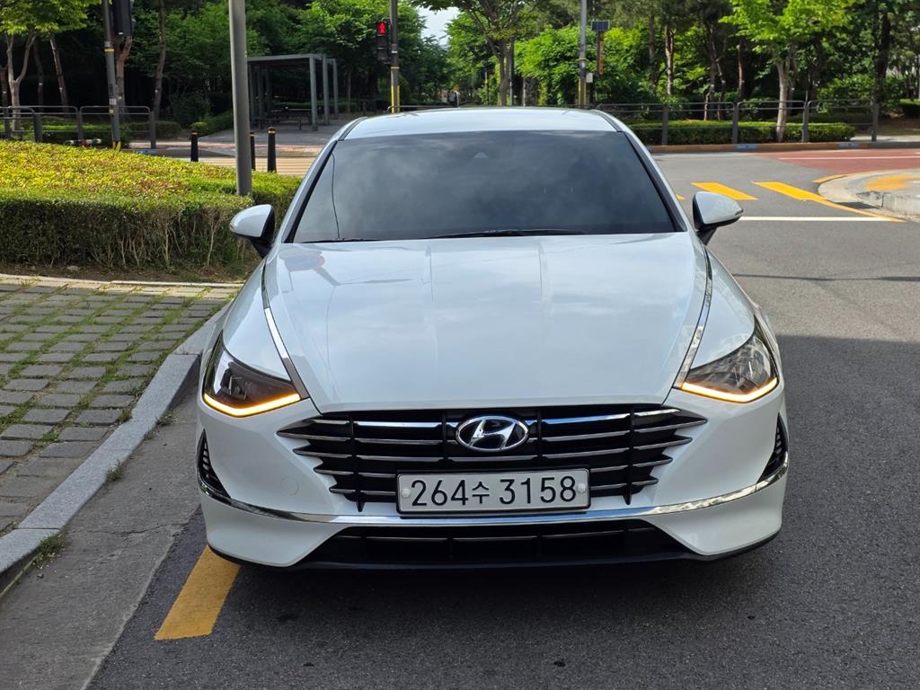 HYUNDAI Sonata - Vista 2