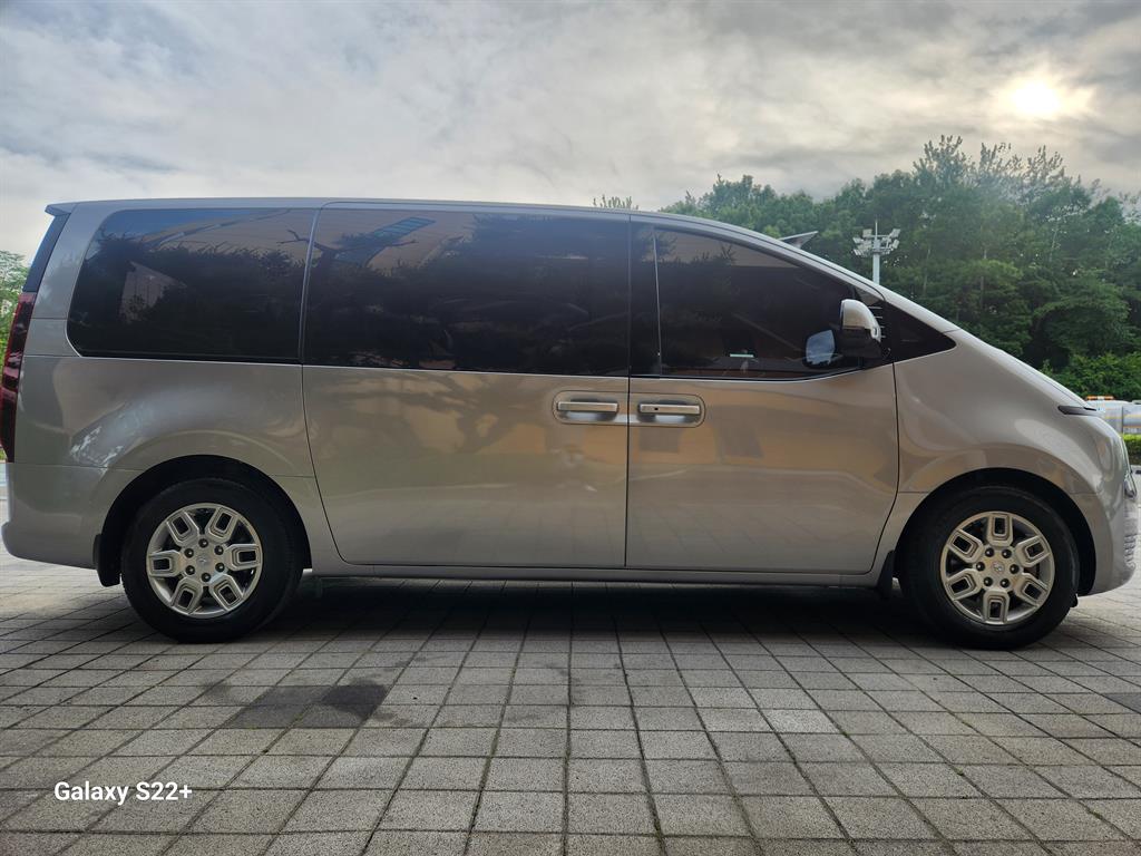 HYUNDAI Staria - Vista 5