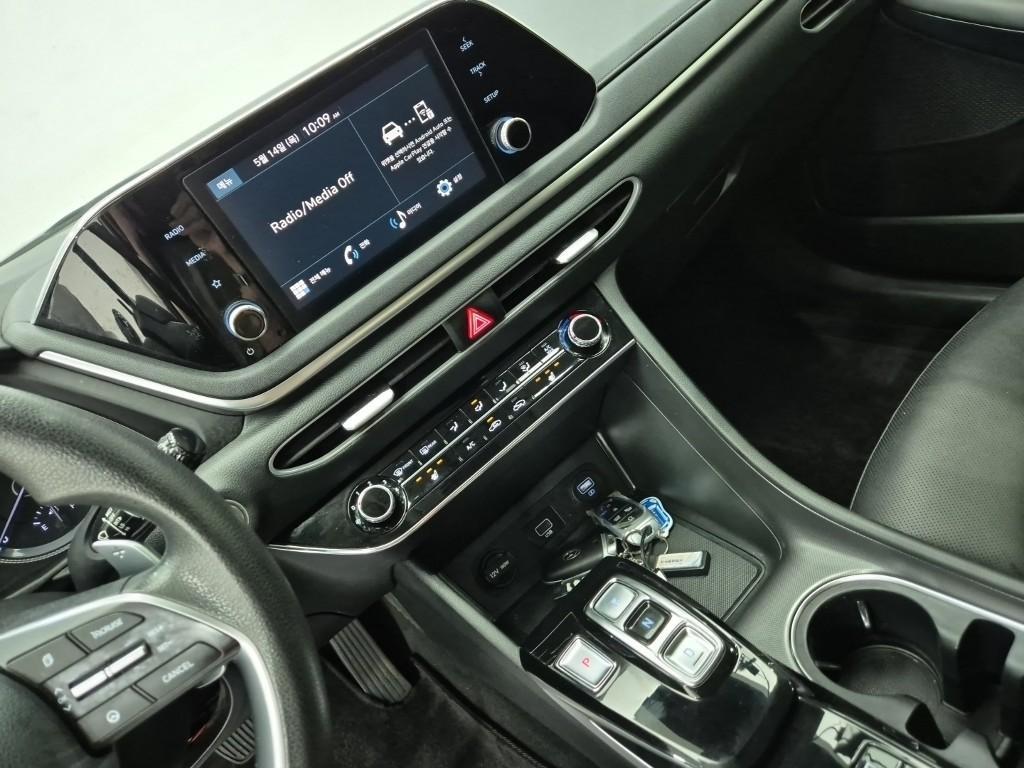 HYUNDAI Sonata - Vista 10