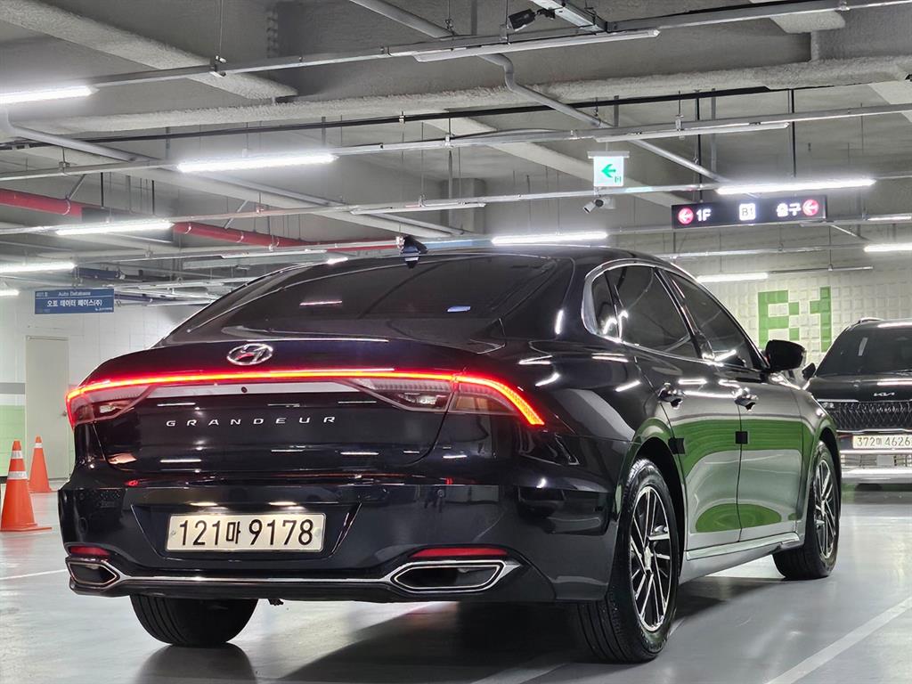 HYUNDAI Grandeur - Vista 4