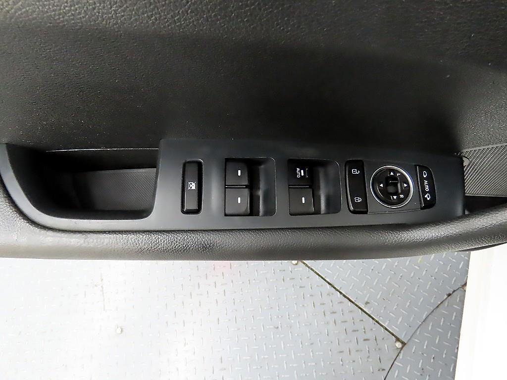 HYUNDAI Sonata - Vista 11
