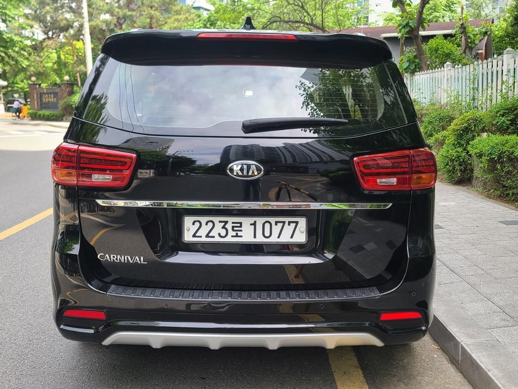 KIA Carnival - Vista 4
