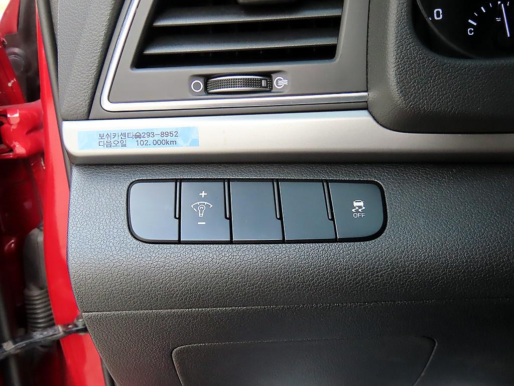 HYUNDAI Avante - Vista 12