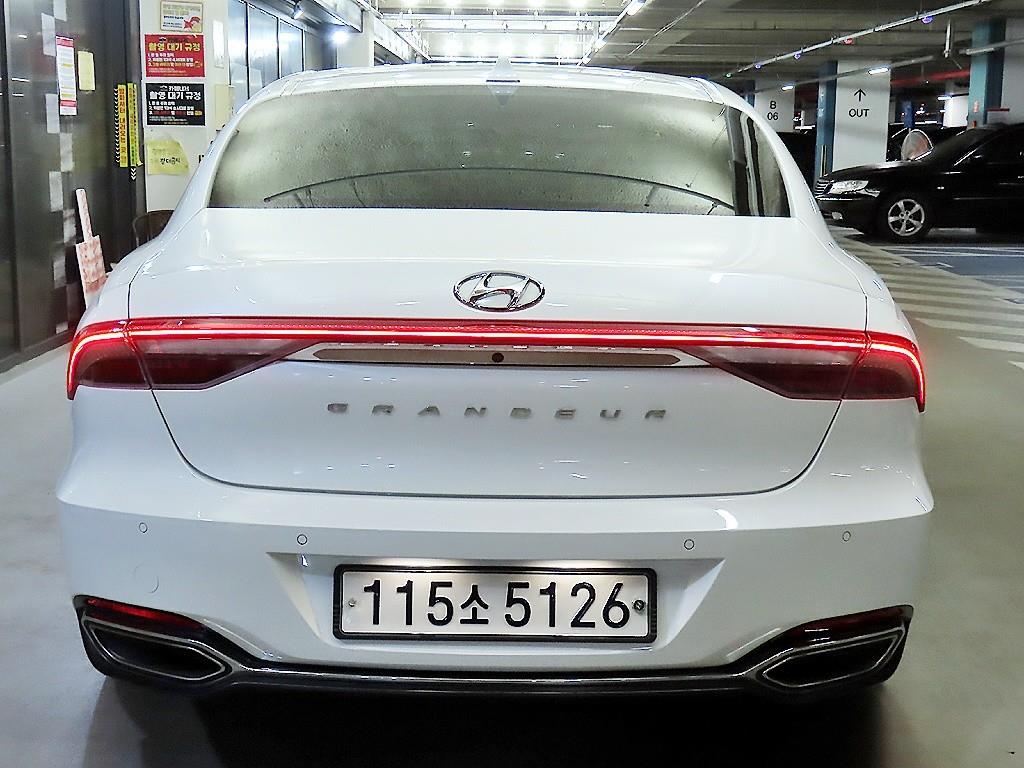 HYUNDAI Grandeur - Vista 5