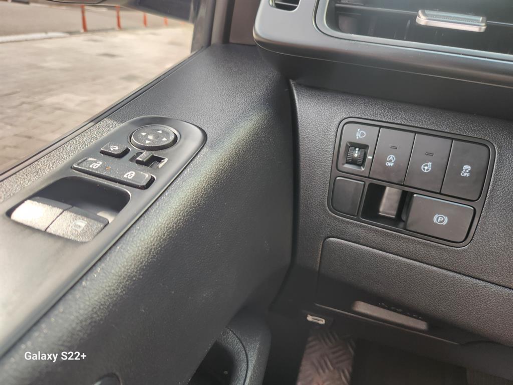 HYUNDAI Staria 2025 Plateado - Importación desde Corea - HF Imports Iquique - Foto 16
