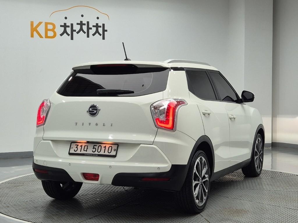 Ssangyong Tivoli - Vista 3