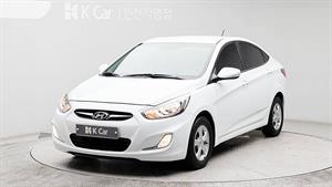 HYUNDAI Accent - Vista 2