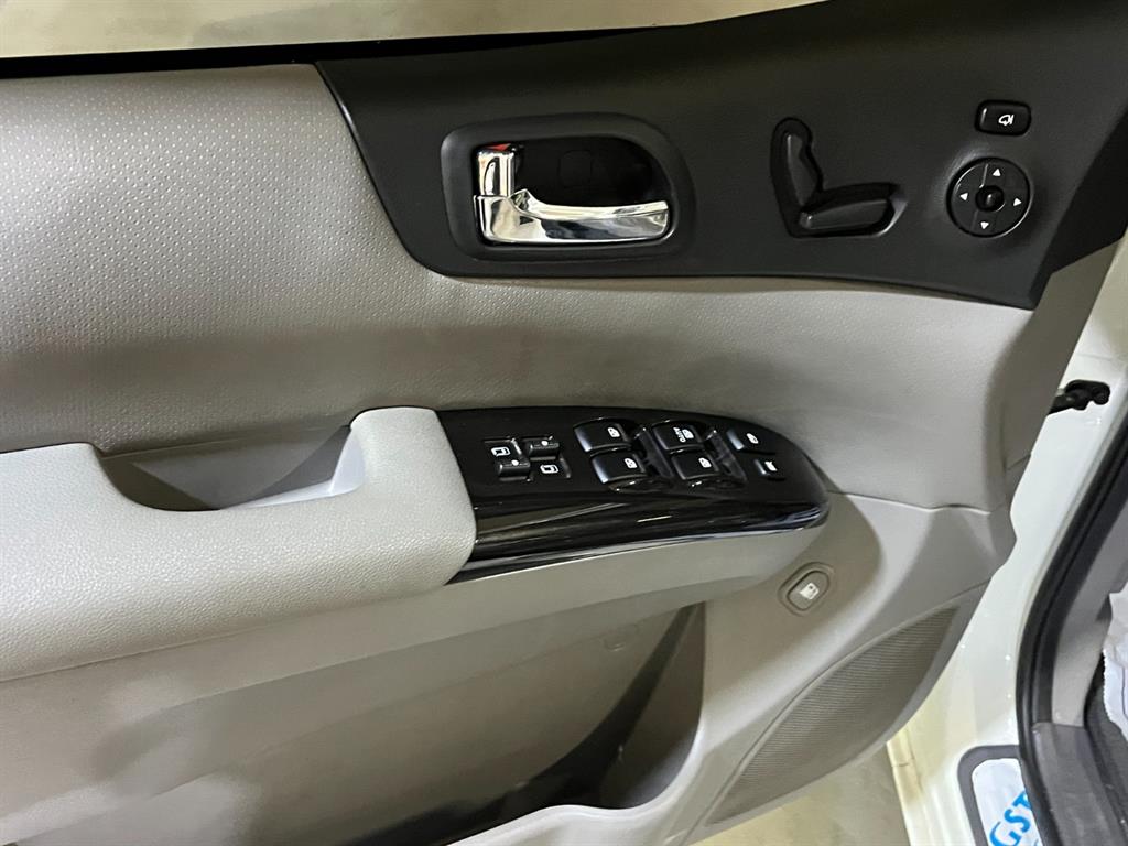 KIA Carnival 2010 Blanco - Importación desde Corea - HF Imports Iquique - Foto 13