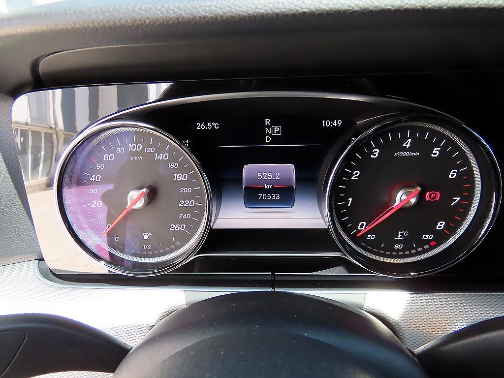 Mercedes Benz E class - Vista 9