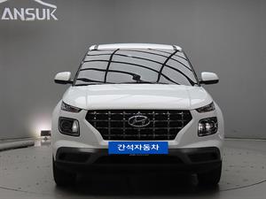 HYUNDAI Venue - Vista 2