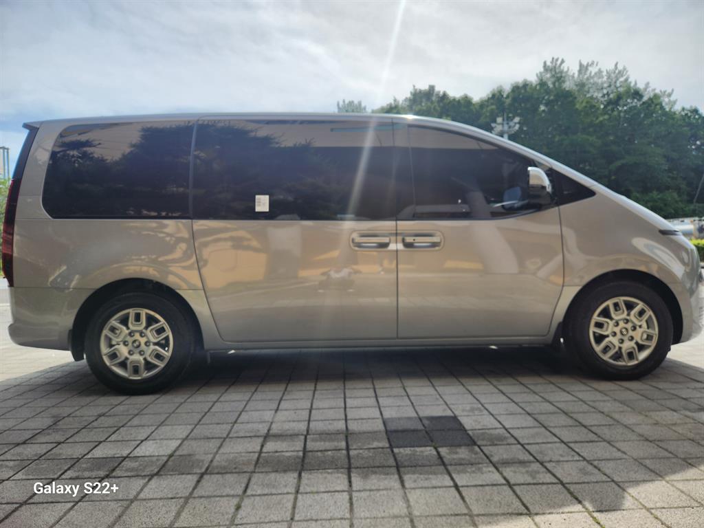 HYUNDAI Staria - Vista 5