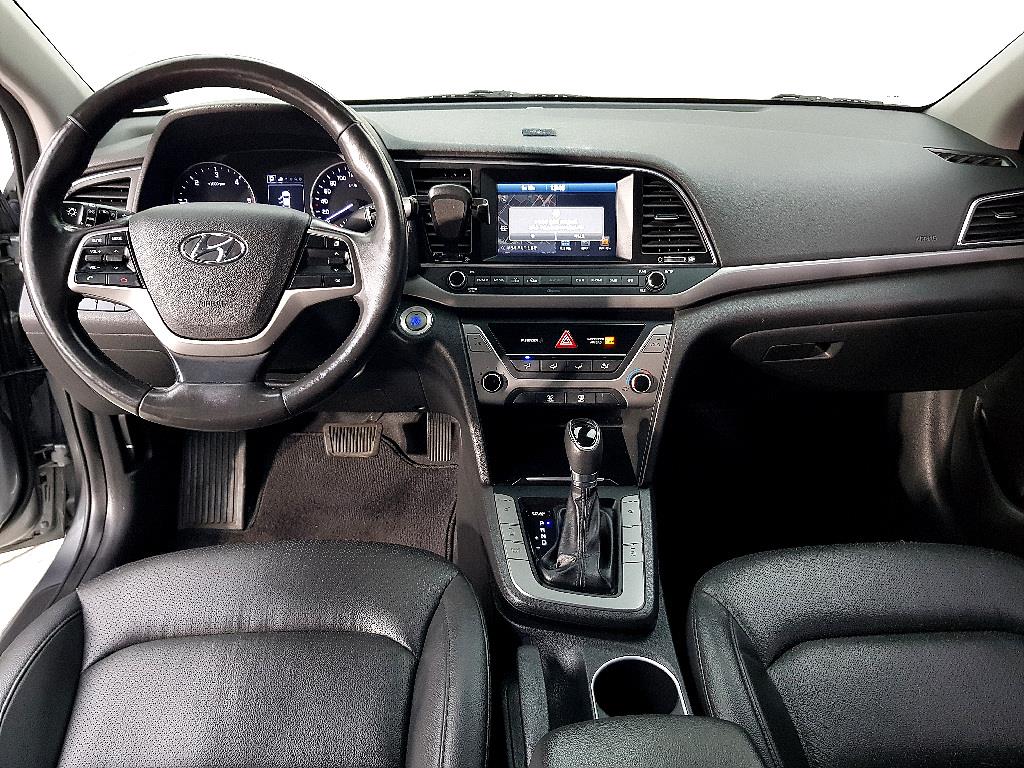 HYUNDAI Avante - Vista 5