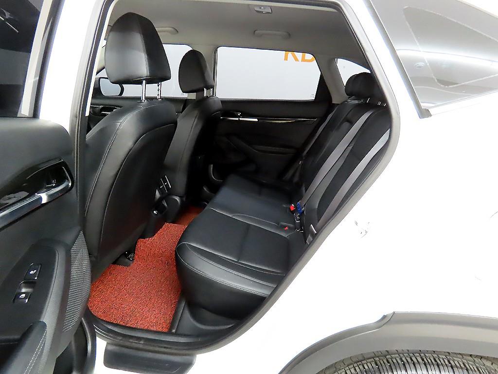 KIA Seltos - Vista 6