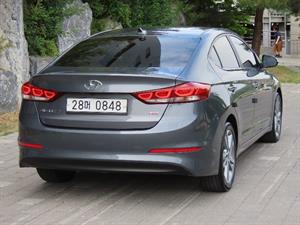 HYUNDAI Avante - Vista 6