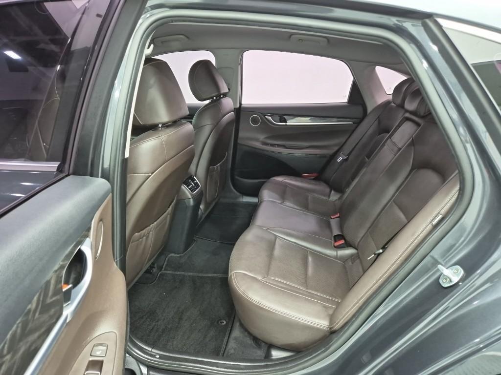 HYUNDAI Grandeur - Vista 12