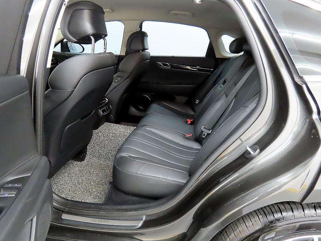Genesis G80 - Vista 6