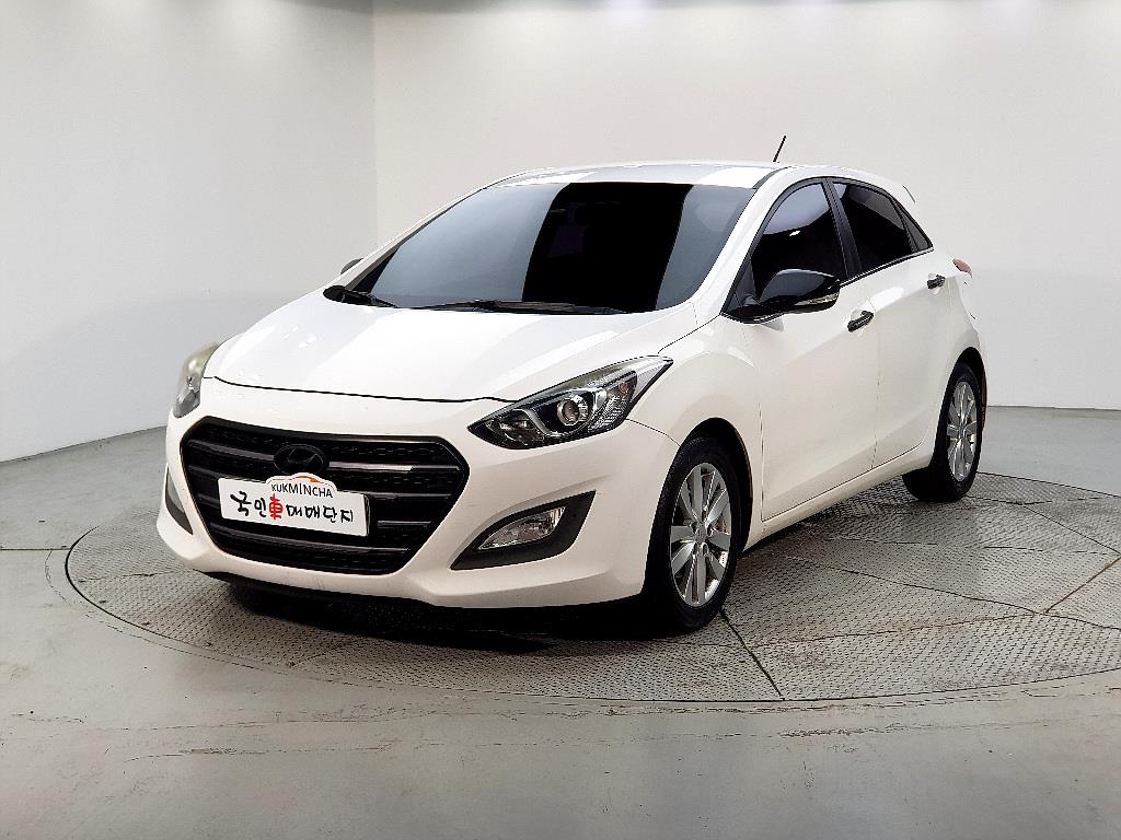 HYUNDAI i30 2014 Blanco - Importación desde Corea - HF Imports Iquique - Foto 1