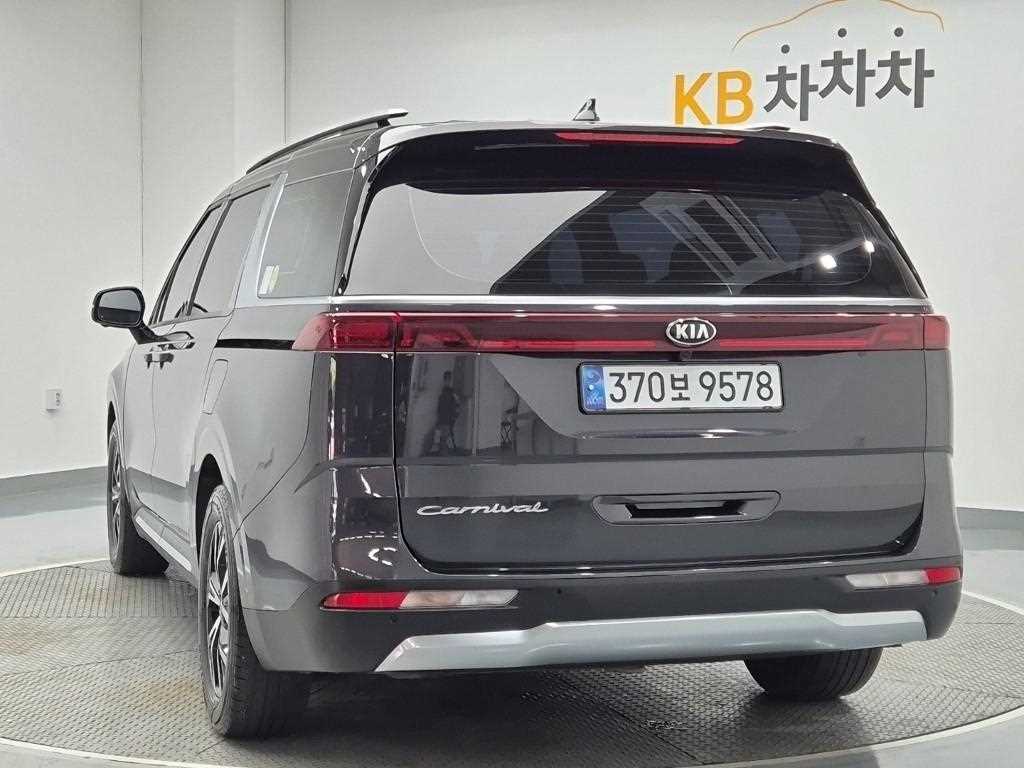 KIA Carnival - Vista 2