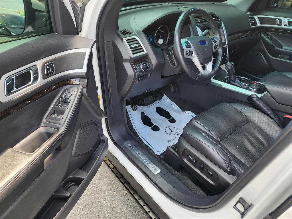 Ford Explorer - Vista 10
